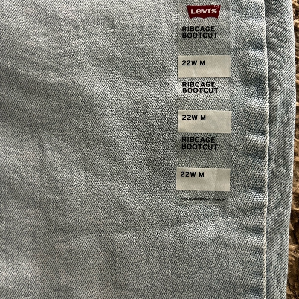 Ribcage Bootcut Levi Jeans - Picture 6 of 9